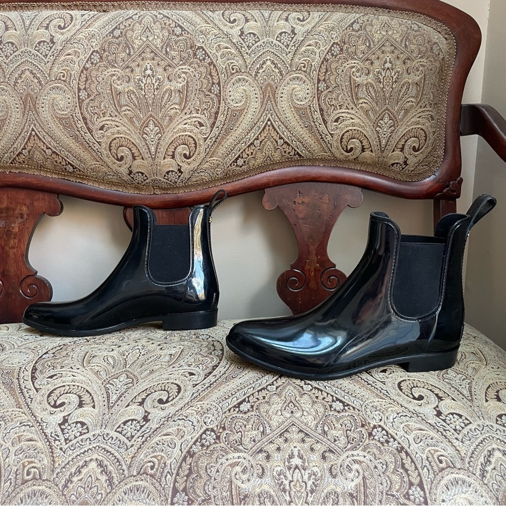 Sam Edelman Tinsley Black Gloss Chelsea Rain Boots Booties Pull On Size 10 - Picture 4 of 14